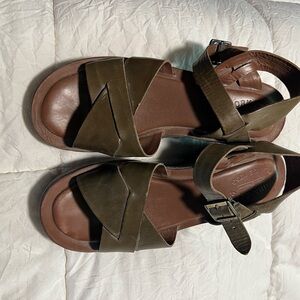 Kork-Ease Ava Classic Olive Green Sandals with Cross-Strap Design